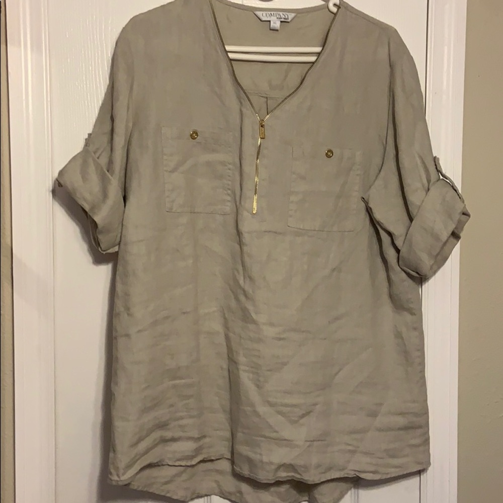 Linen top and pant set cute gold accents.